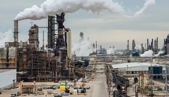 روایت فایننشال تایمز از زورآزمایی غول‌های نفتی 